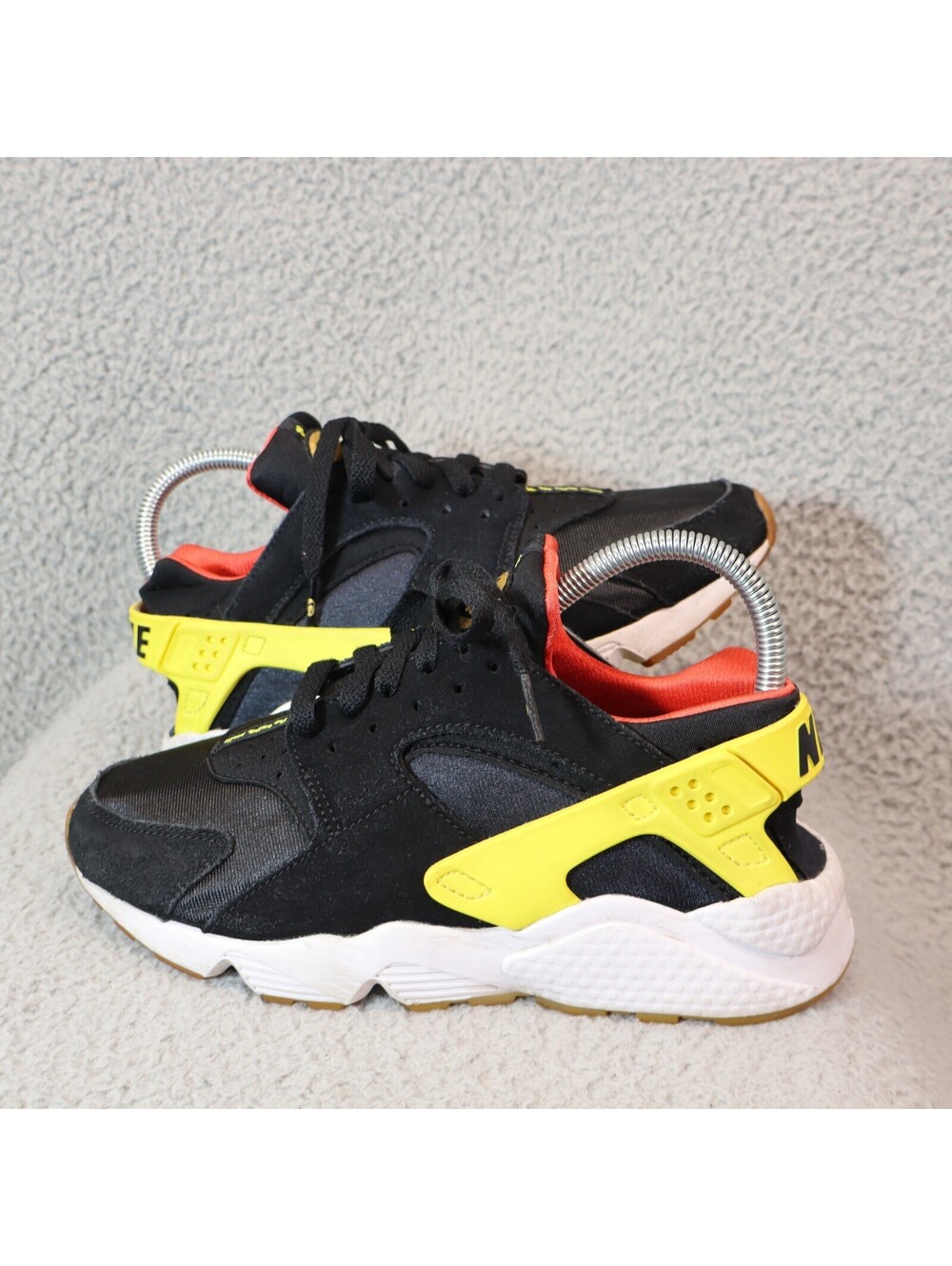Nike Air Huarache ‘Go The Extra Smile’ DO5873-001 Women sz 8
